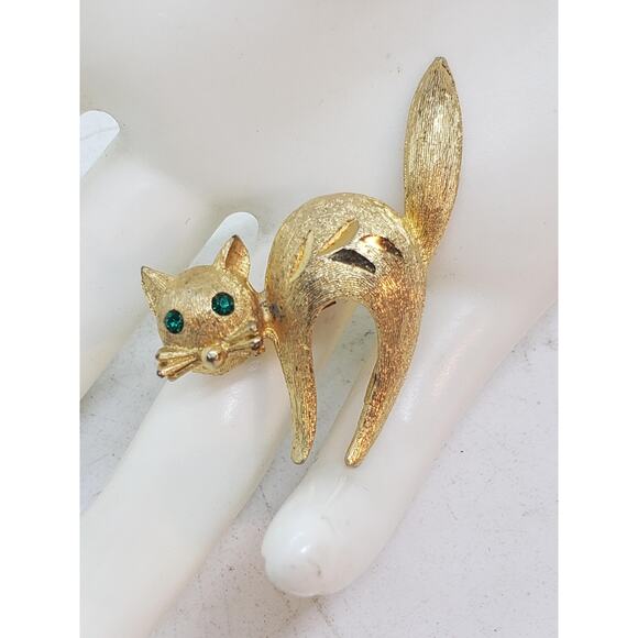 Vintage Mamselle Cat Brooch Pin Green Rhinestone Eyes 10 Gold Plated Signed - Picture 2 of 10